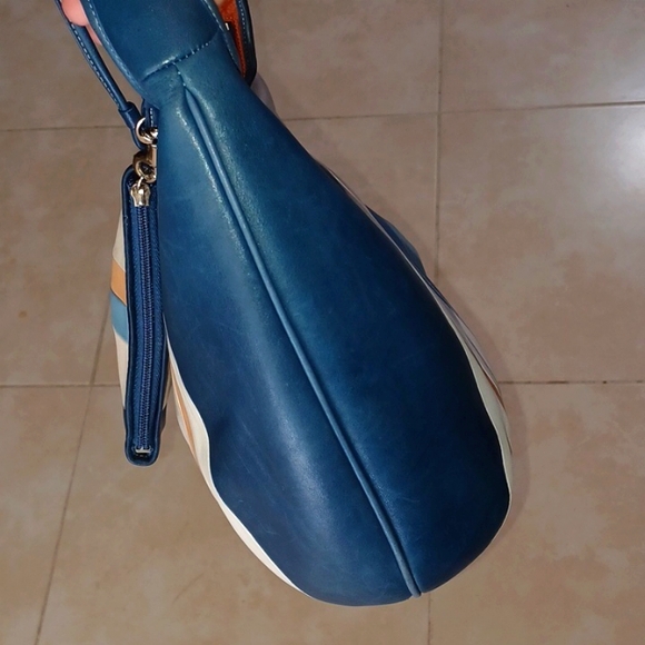 VINTAGE 6IN MATCHED WRISTLET & LARGE 15IN WIDE COACH BLUE STRIPED HOBO ERGO BAG - Picture 13 of 17
